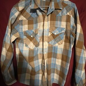Casual Plaid Button-Down Shirt in Blue and Brown